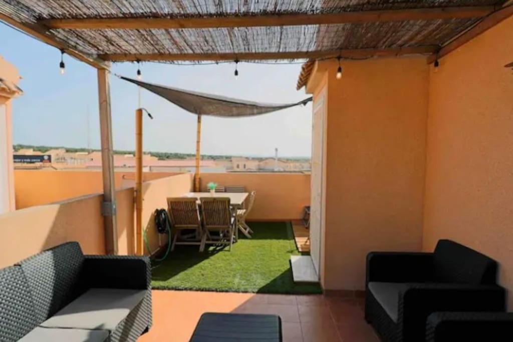 Casa,solarium,barbacoa,piscina *